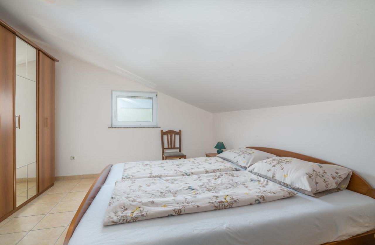 Pansion Dujmovic 1 Apartment Malinska Exterior foto