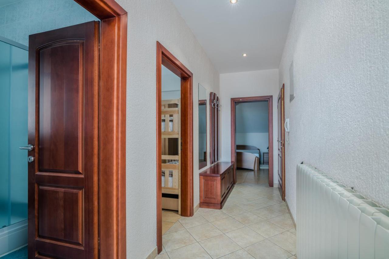 Pansion Dujmovic 1 Apartment Malinska Exterior foto
