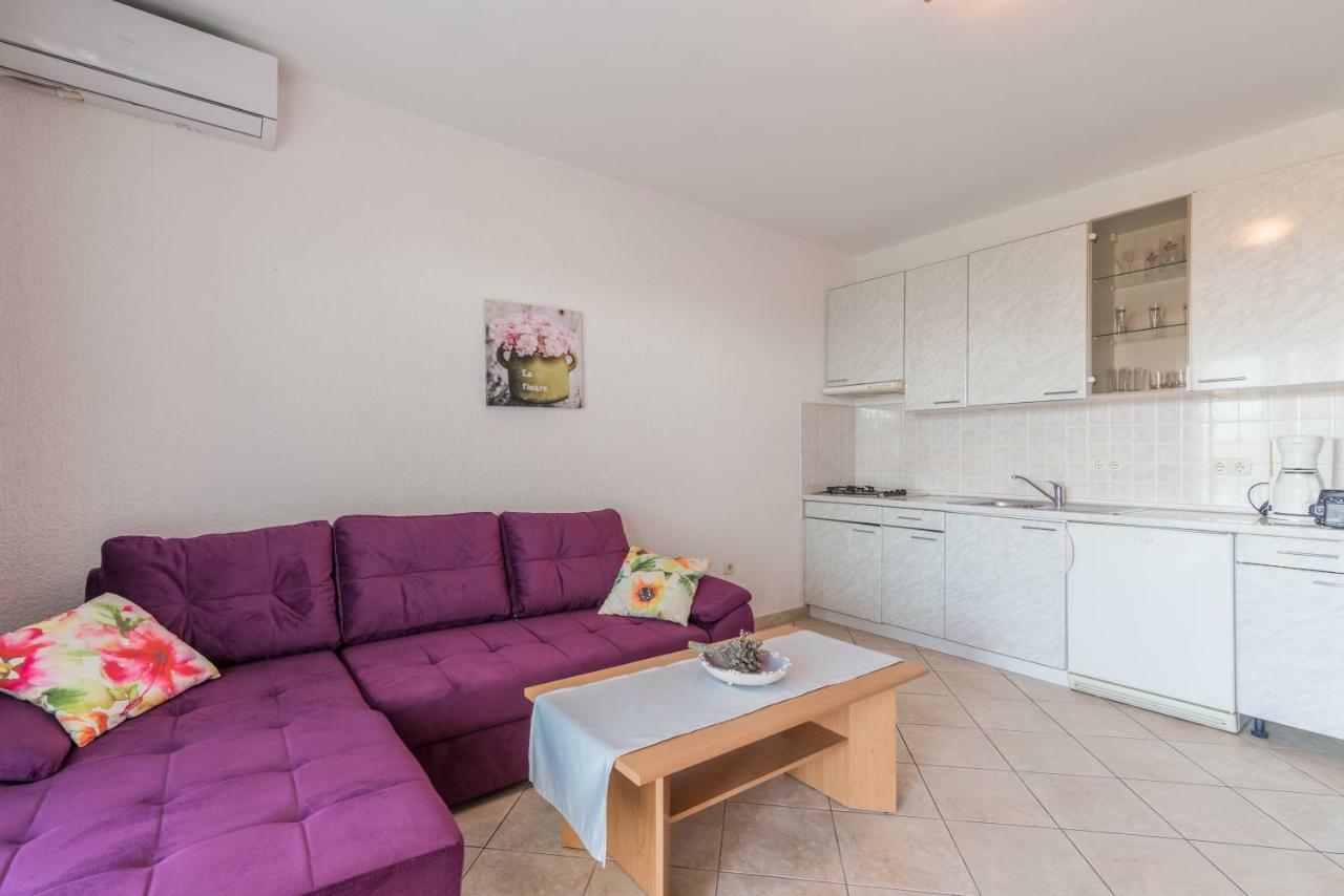 Pansion Dujmovic 1 Apartment Malinska Exterior foto