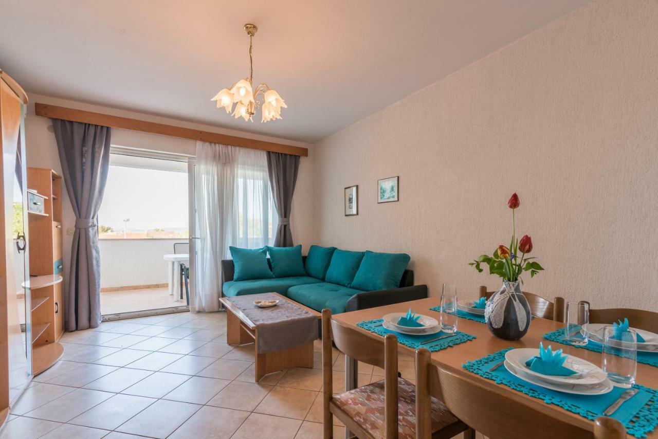 Pansion Dujmovic 1 Apartment Malinska Exterior foto