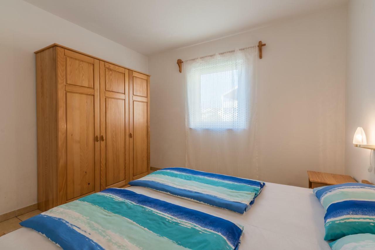 Pansion Dujmovic 1 Apartment Malinska Exterior foto