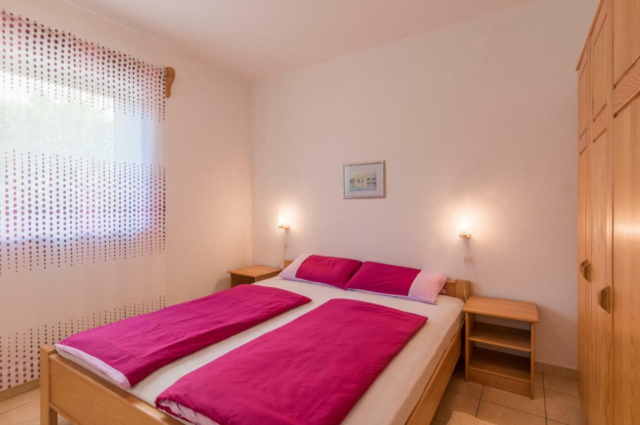 Pansion Dujmovic 1 Apartment Malinska Exterior foto