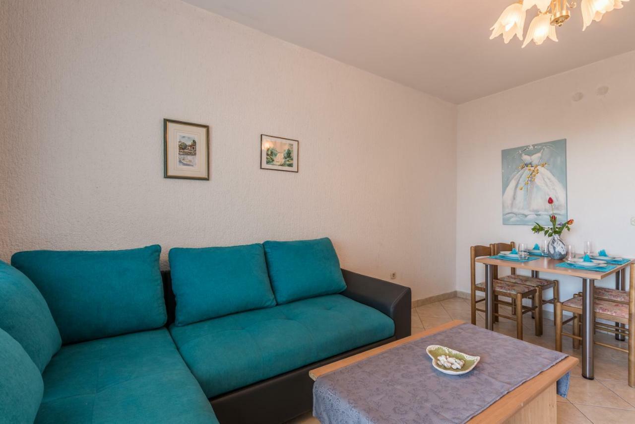 Pansion Dujmovic 1 Apartment Malinska Exterior foto