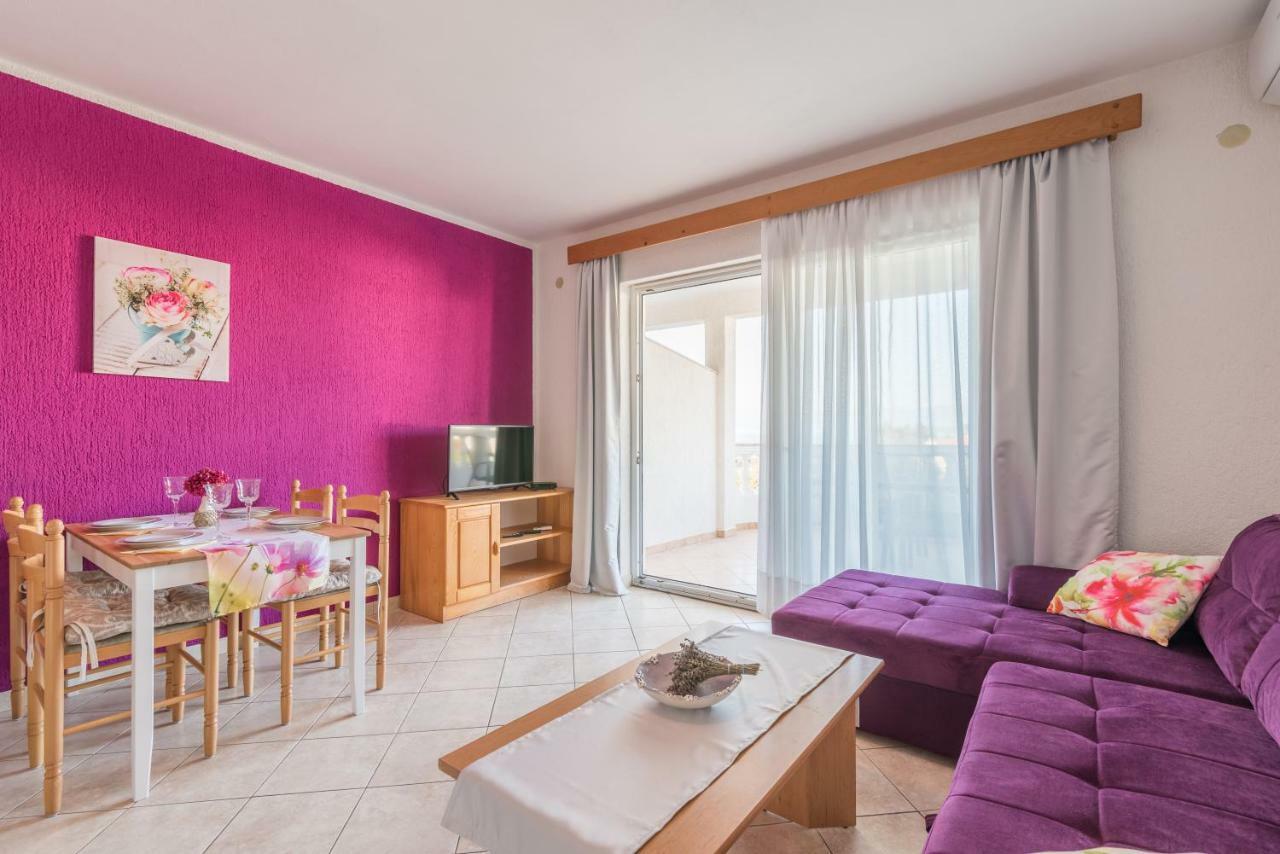 Pansion Dujmovic 1 Apartment Malinska Exterior foto