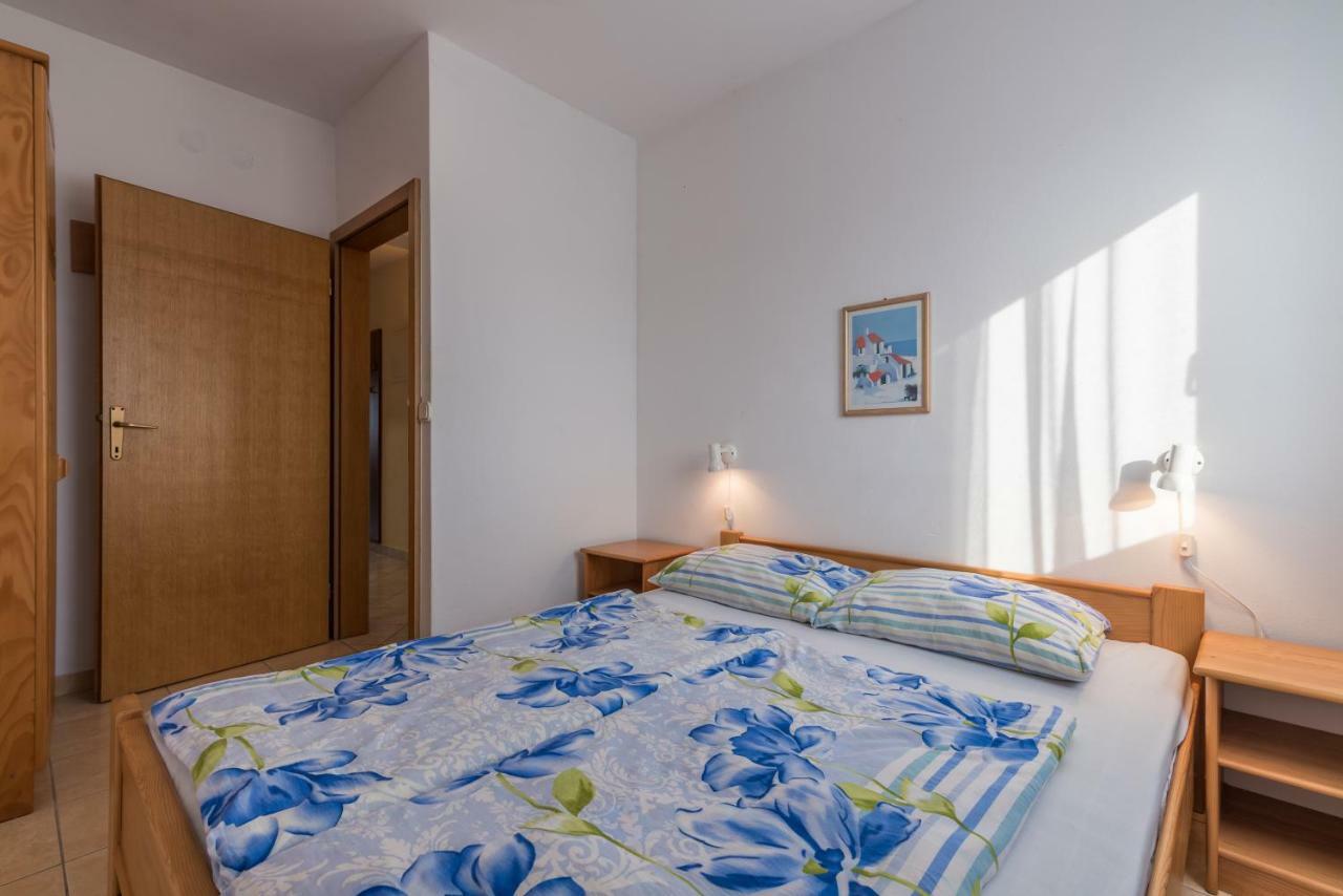 Pansion Dujmovic 1 Apartment Malinska Exterior foto