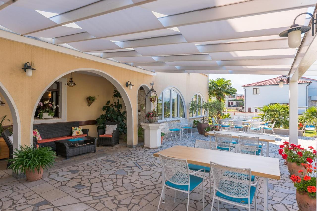 Pansion Dujmovic 1 Apartment Malinska Exterior foto