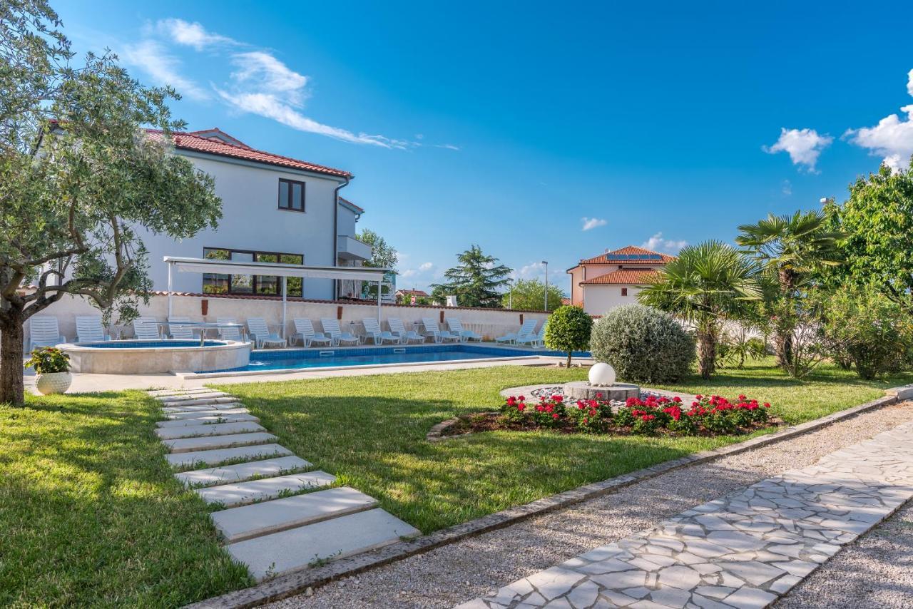 Pansion Dujmovic 1 Apartment Malinska Exterior foto